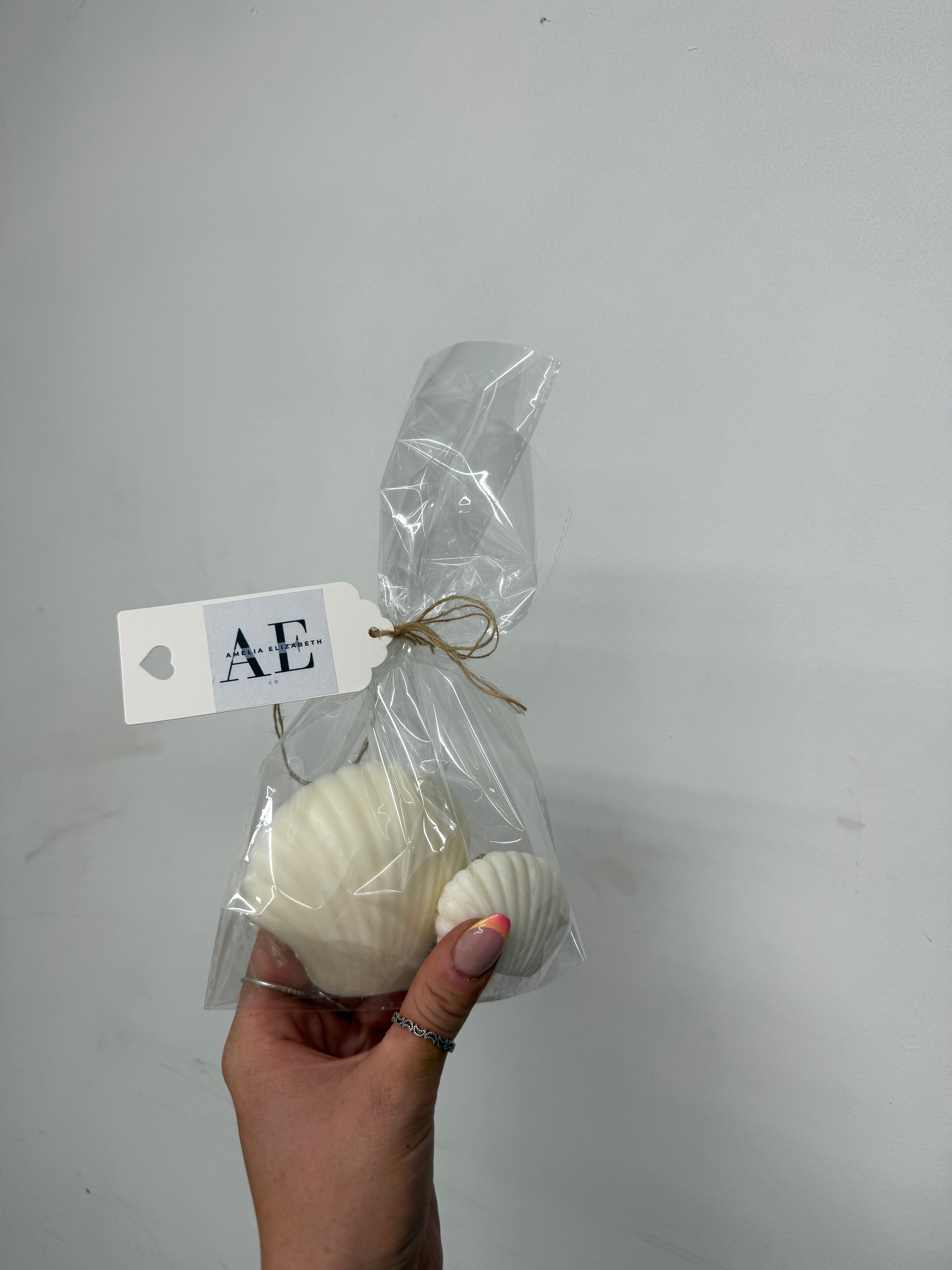 small & large seashell decor candles